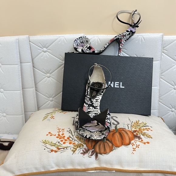🌺🌺 CHANEL SANDALS SIZE 38.5 - Picture 4 of 10